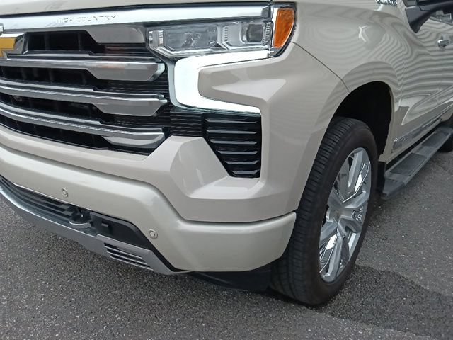 Used 2026 Chevrolet Silverado 1500 High Country w/ High Country Premium Package AWD/4WD image 9