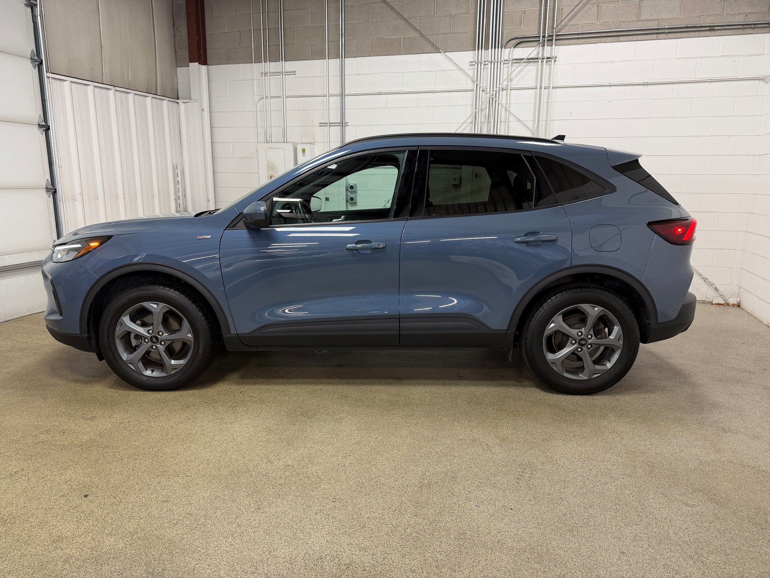 Certified 2025 Ford Escape ST-Line Select AWD/4WD image 6