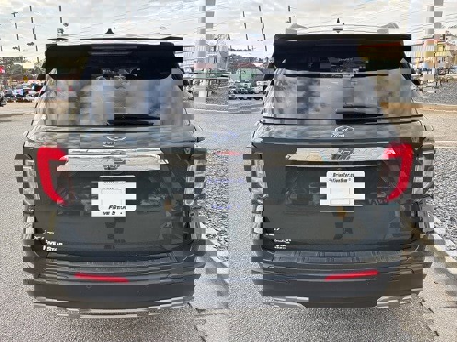 Certified 2022 Ford Explorer XLT w/ Equipment Group 202A image 7