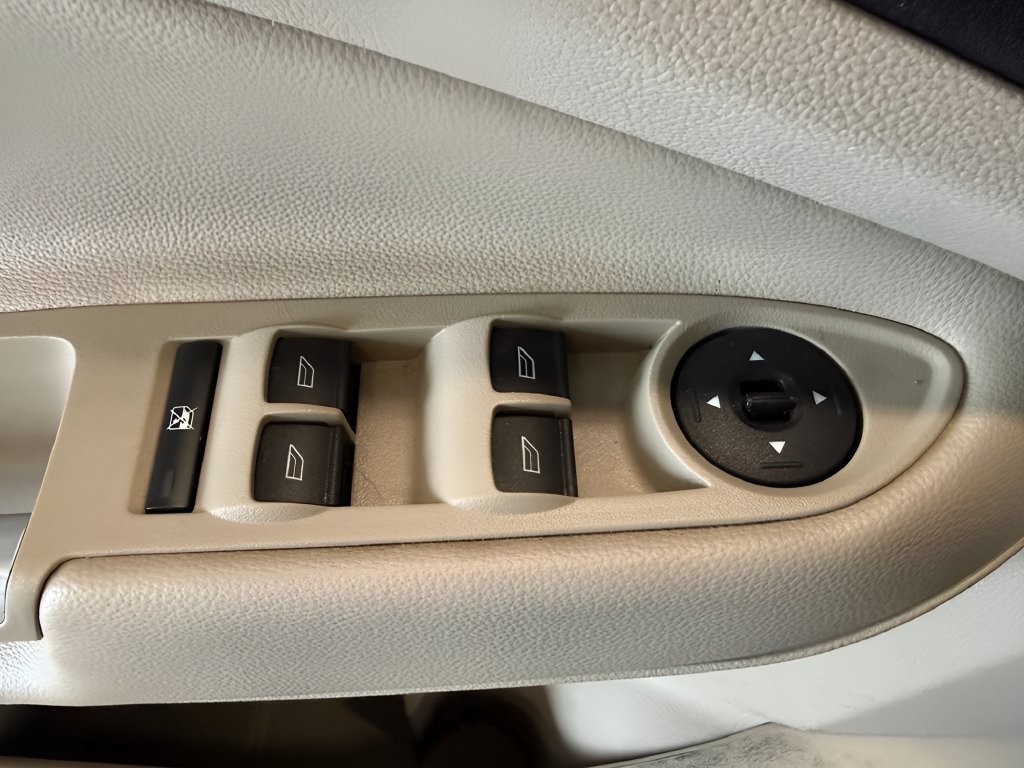 Certified 2017 Ford Escape SE FWD image 15