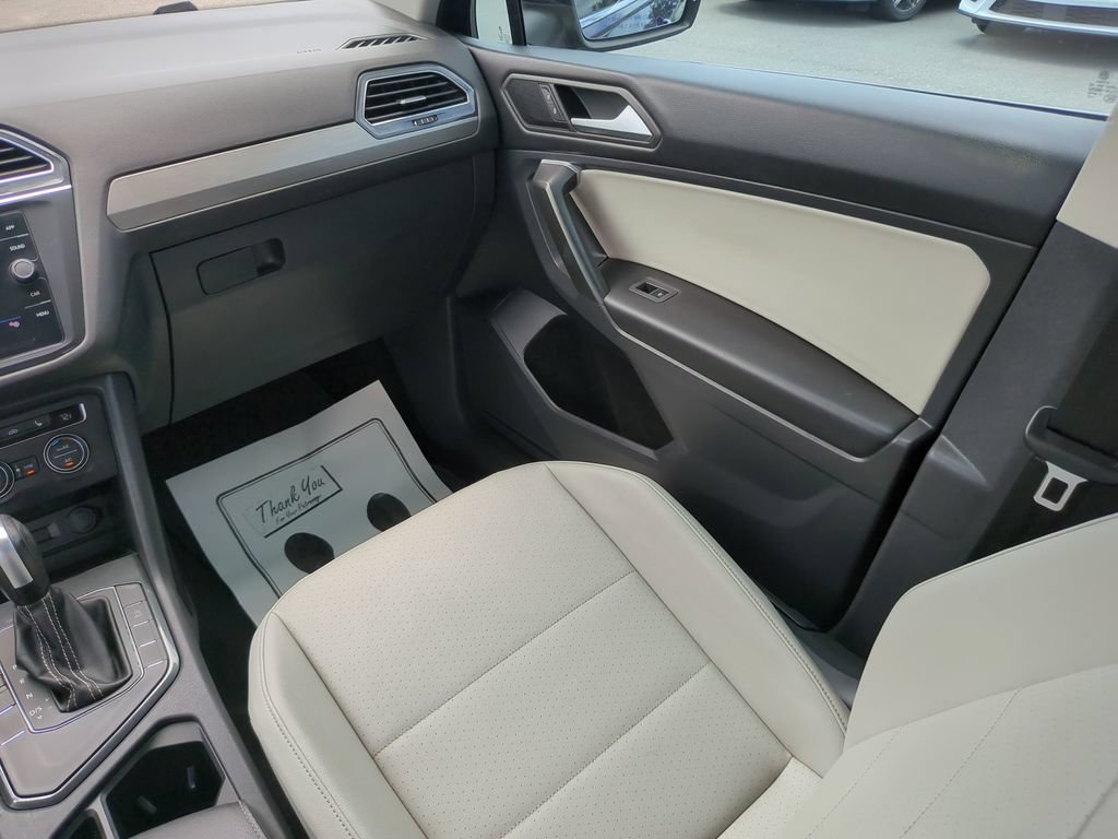 Used 2021 Volkswagen Tiguan SE FWD image 18