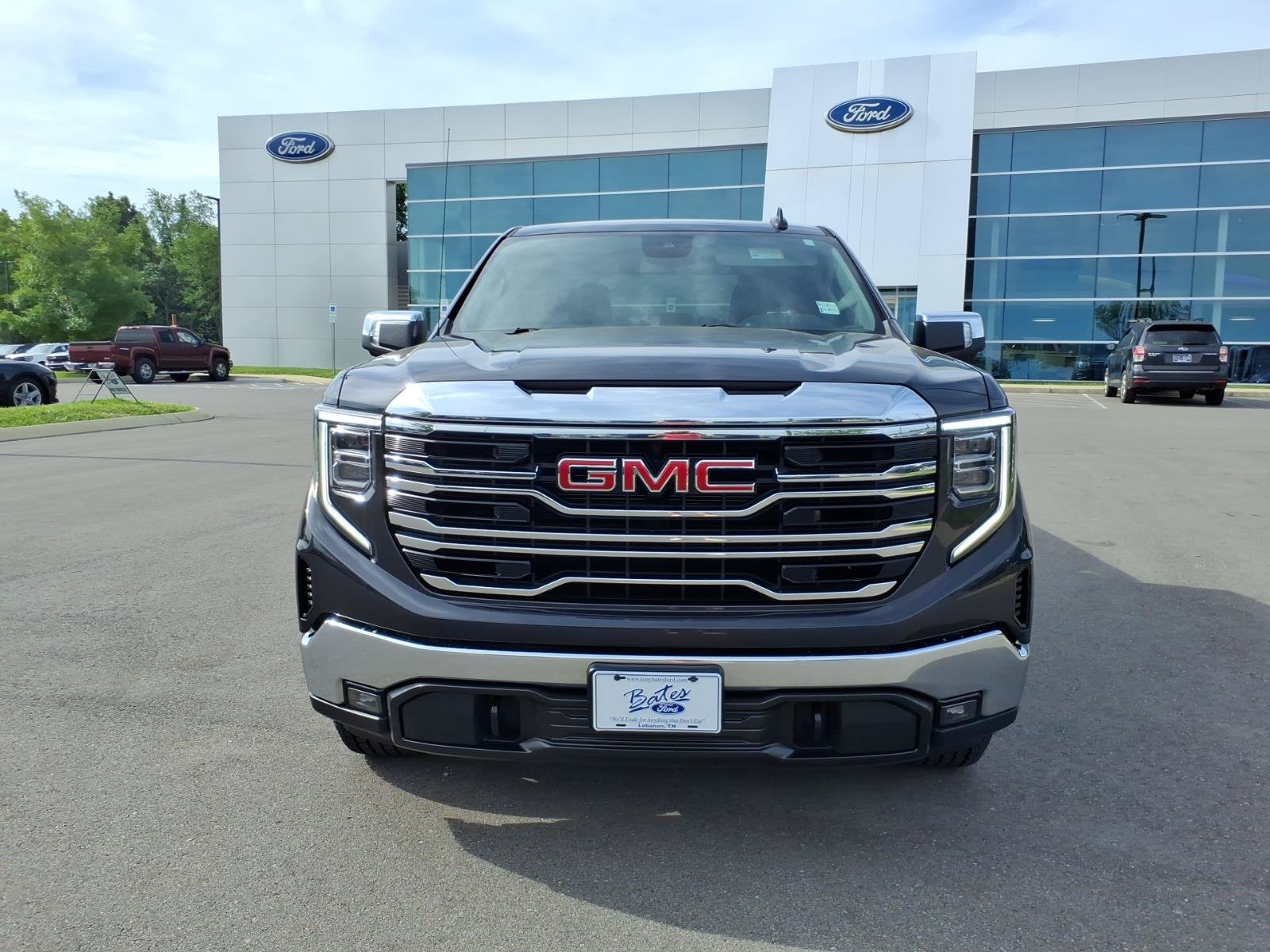 Used 2025 GMC Sierra 1500 SLT AWD/4WD image 8