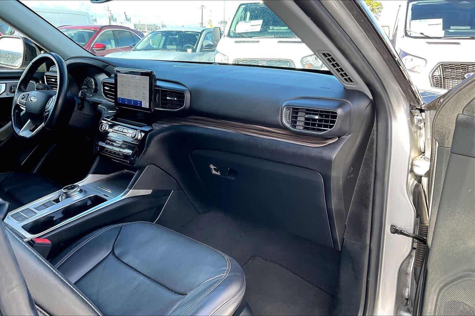 Certified 2022 Ford Explorer Limited w/ Equipment Group 301A RWD image 23