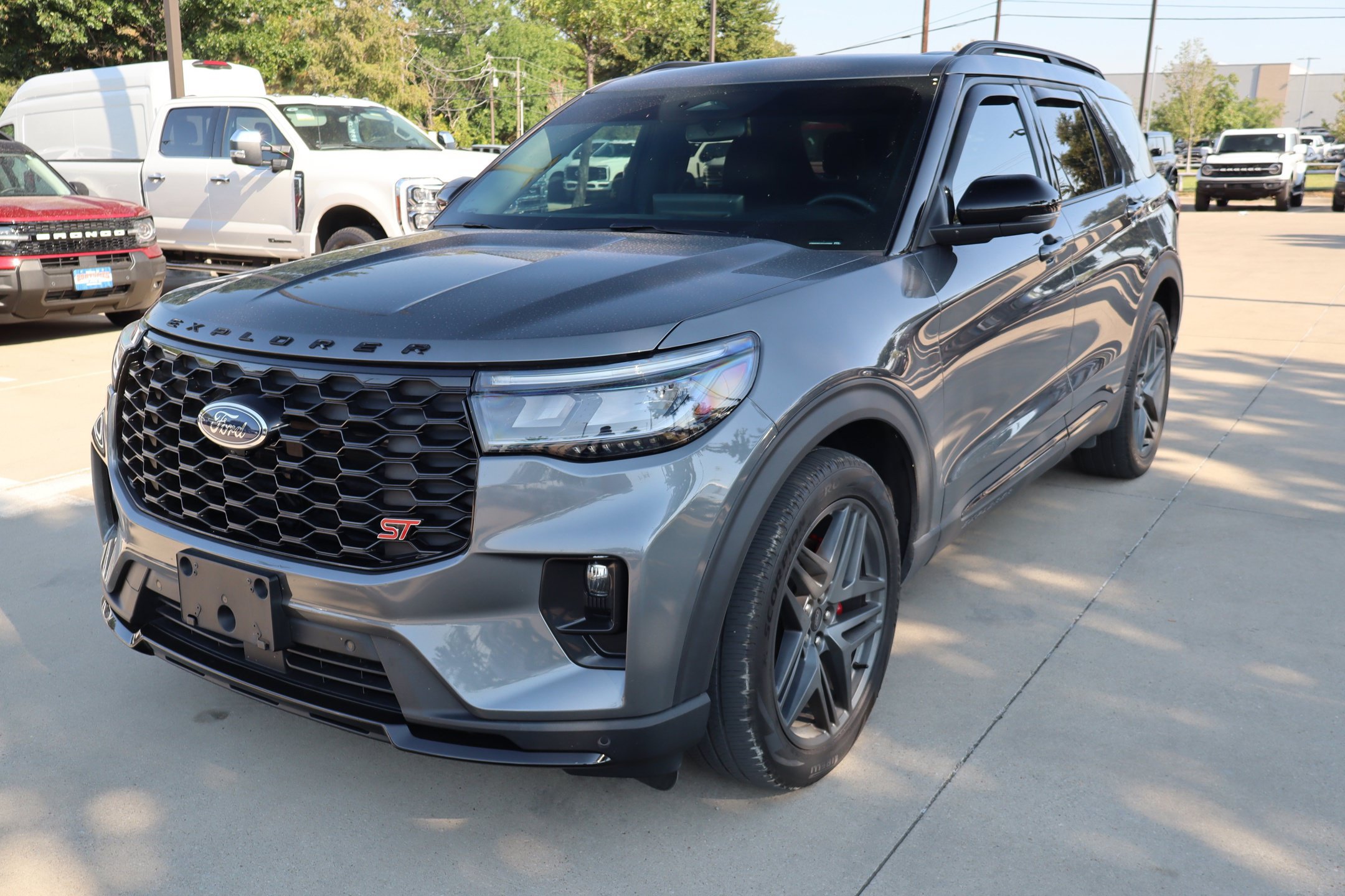 Certified 2025 Ford Explorer ST AWD/4WD image 9