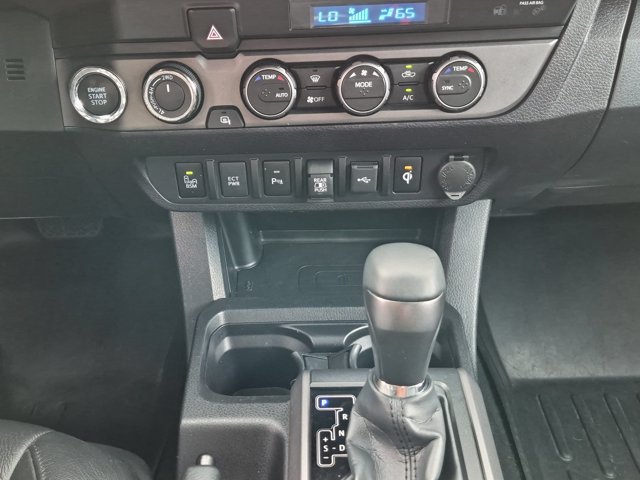 Used 2022 Toyota Tacoma TRD Off-Road w/ Technology Package AWD/4WD image 25