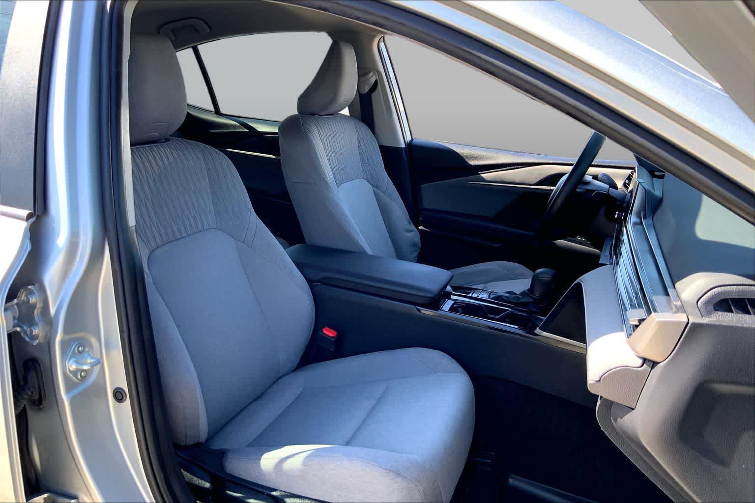 Used 2025 Toyota Camry LE FWD image 9