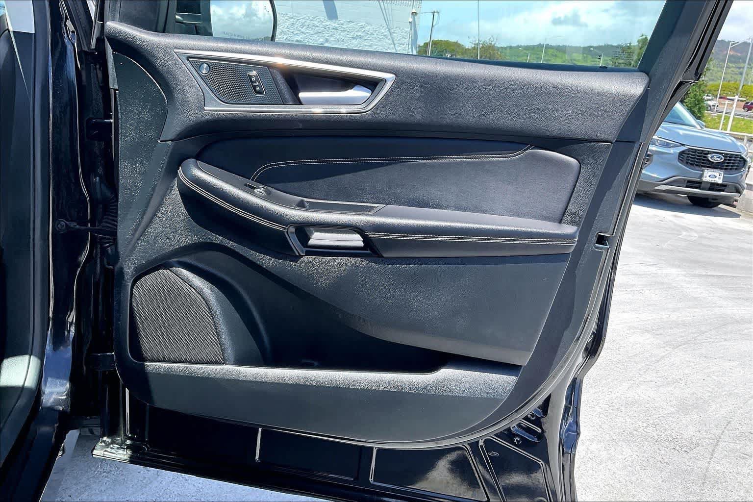 Certified 2024 Ford Edge Titanium w/ Equipment Group 301A AWD/4WD image 28