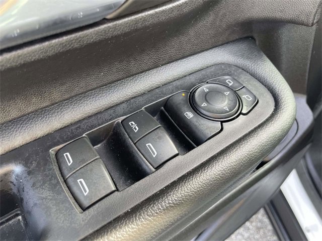 Used 2024 GMC Terrain SLT image 17