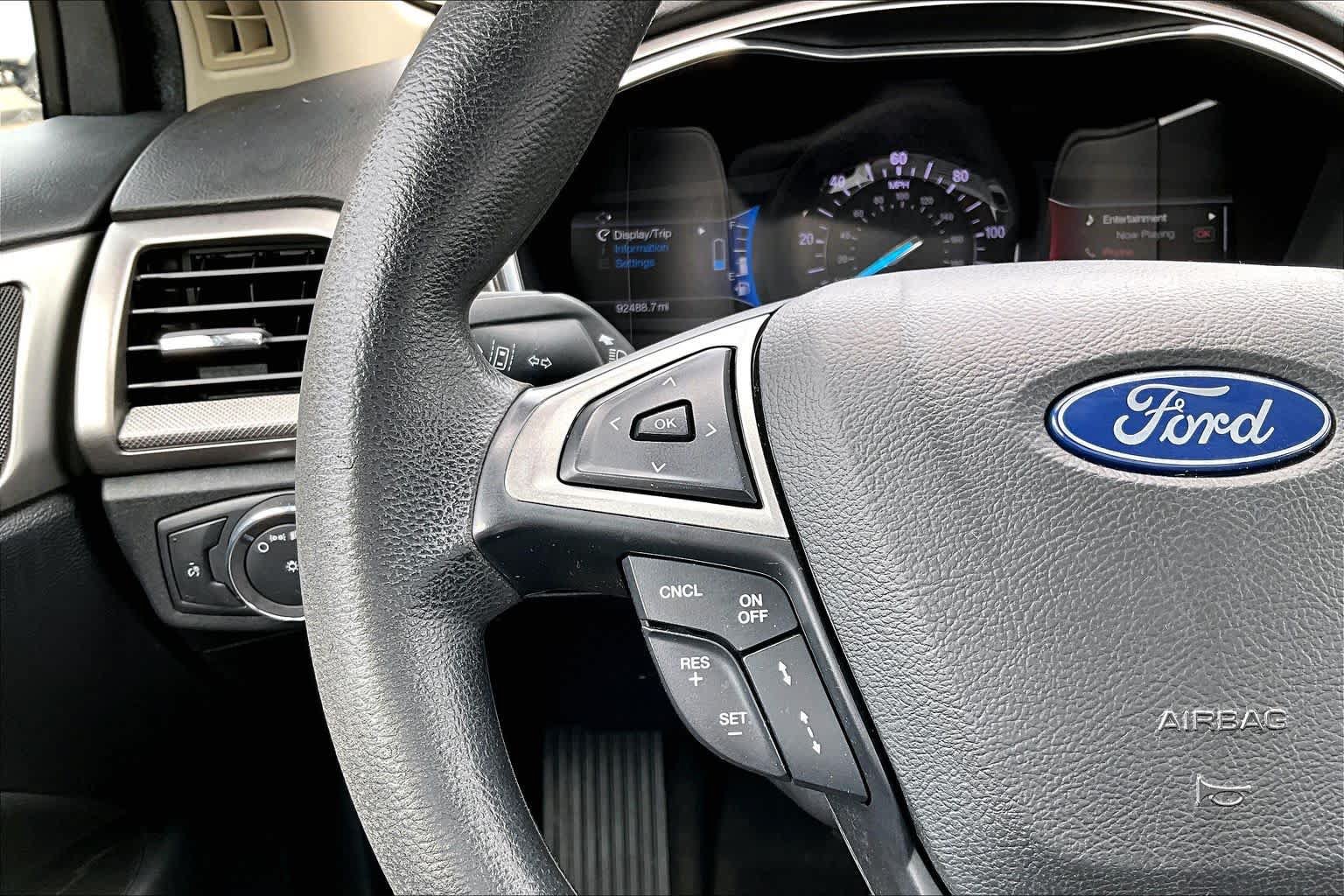 Certified 2019 Ford Fusion SE FWD image 24