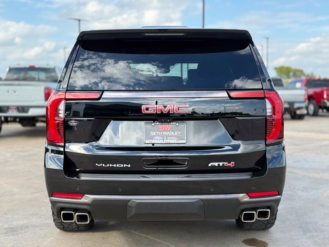 Used 2025 GMC Yukon AT4 Ultimate AWD/4WD image 6