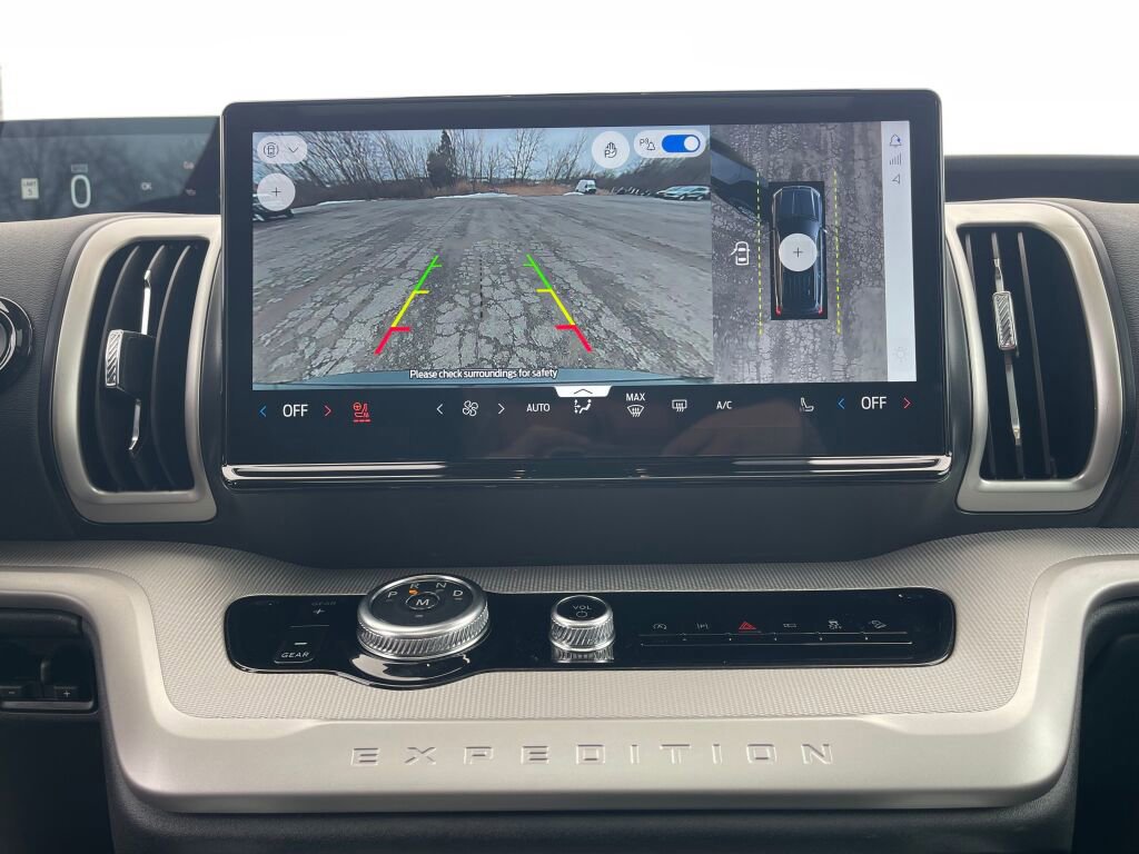 Certified 2025 Ford Expedition Active image 18