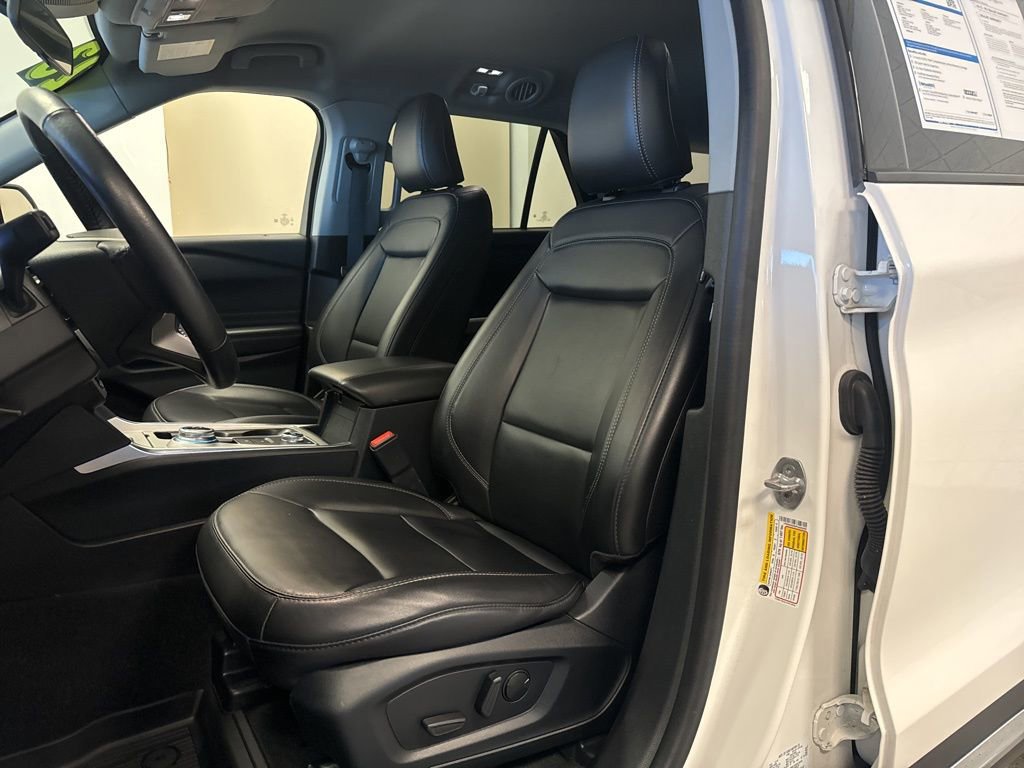 Certified 2023 Ford Explorer XLT w/ Equipment Group 202A image 22
