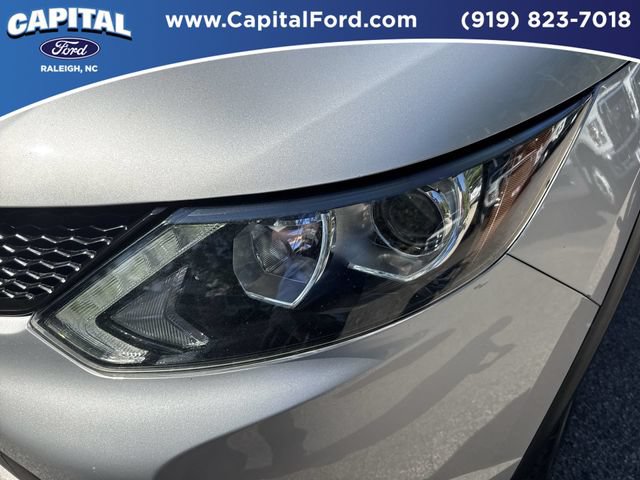 Used 2019 Nissan Rogue Sport S FWD image 11