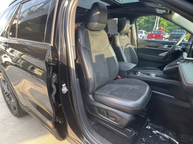 Certified 2025 Ford Explorer ST AWD/4WD image 38