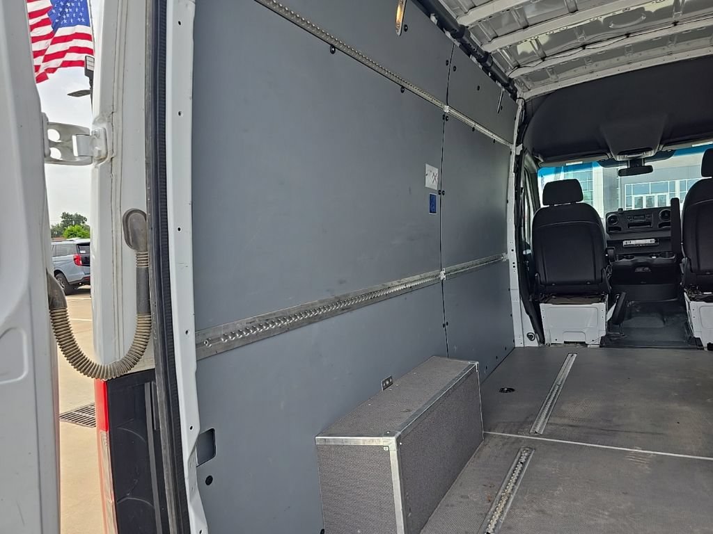 Used 2024 Mercedes-Benz Sprinter 2500 image 13