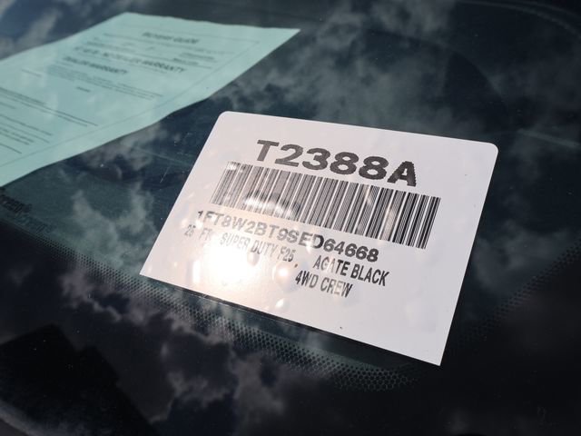 Certified 2025 Ford F250 Lariat w/ Black Appearance Package AWD/4WD image 38