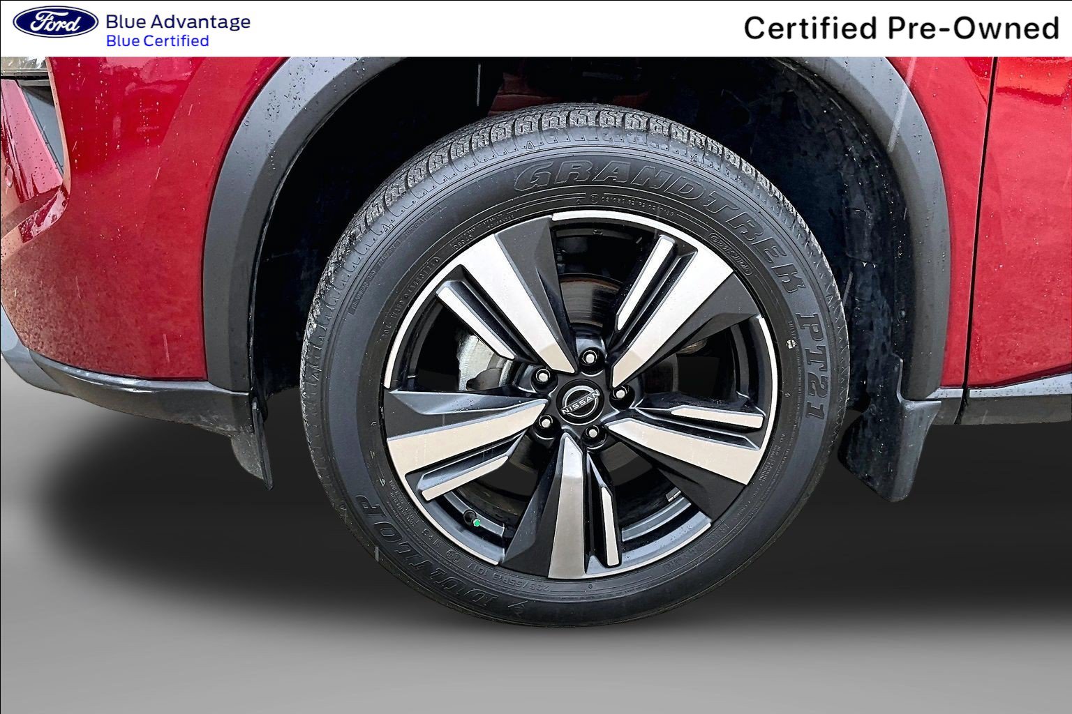 Used 2025 Nissan Rogue SL AWD/4WD image 9