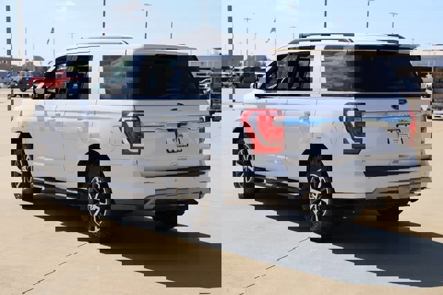 Certified 2019 Ford Expedition XLT image 3