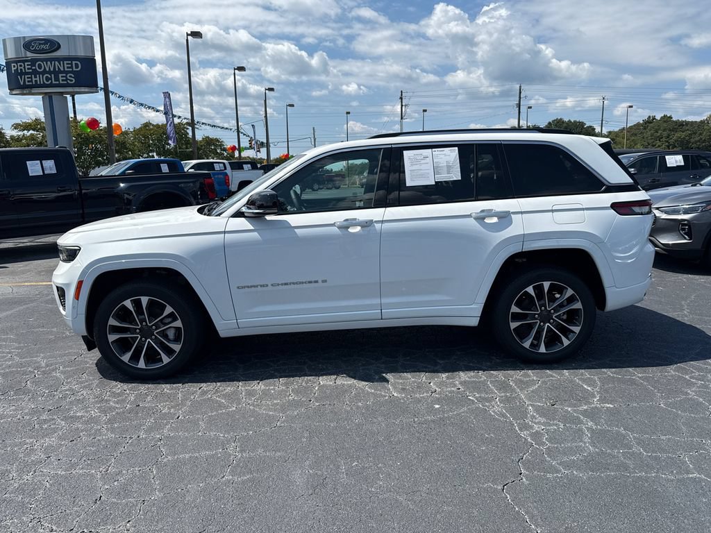 Used 2023 Jeep Grand Cherokee Overland w/ Luxury Tech Group IV RWD image 6
