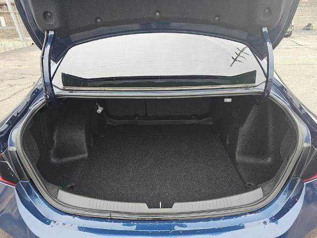 Used 2021 Chevrolet Malibu LT FWD image 12
