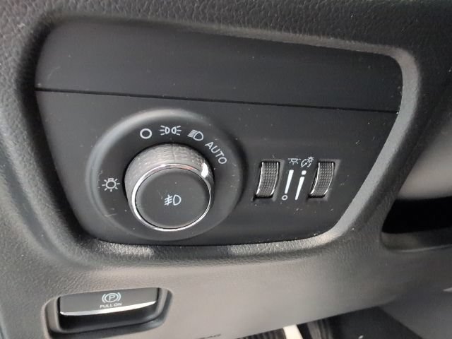 Used 2023 Jeep Grand Cherokee L Limited w/ Luxury Tech Group II AWD/4WD image 17