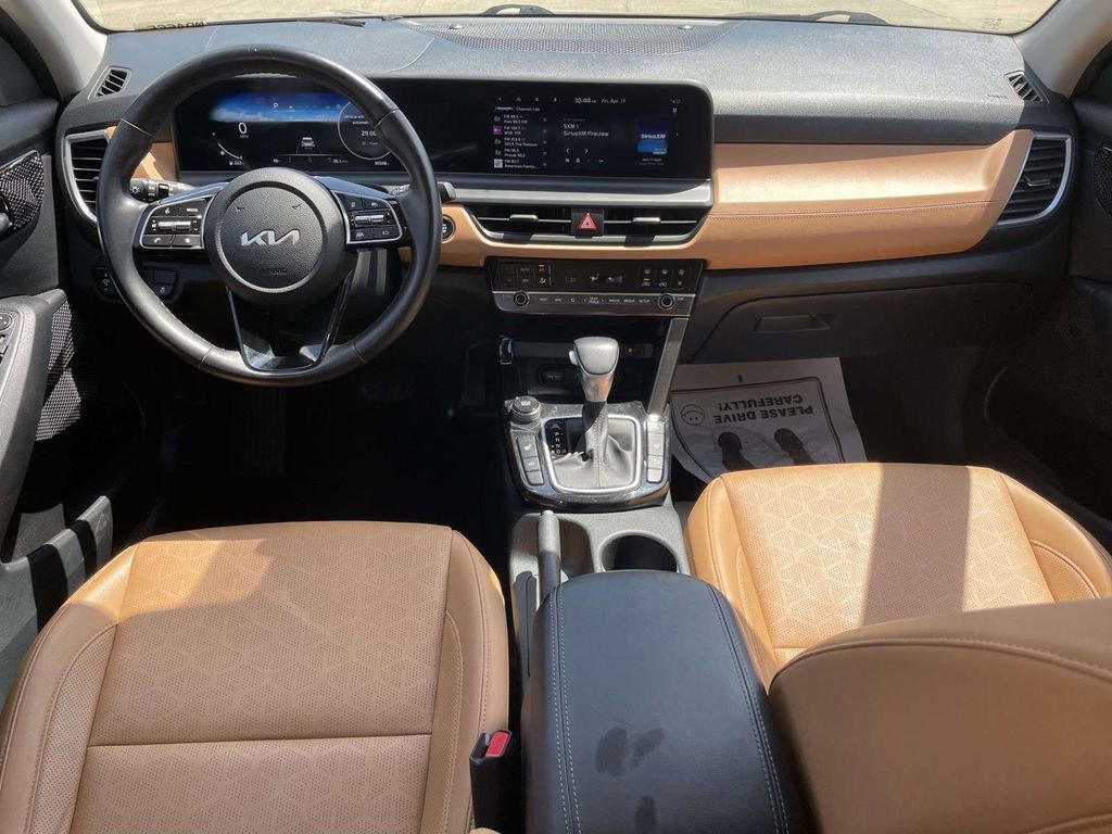 Used 2024 Kia Seltos EX image 11
