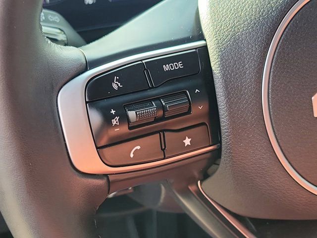 Used 2025 Kia Sportage SX image 25