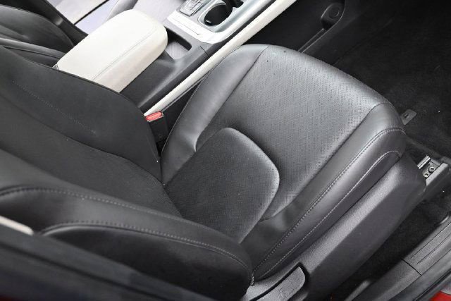 Used 2024 Kia Carnival LX FWD image 3