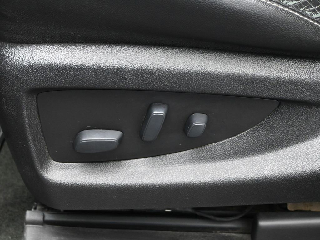 Used 2018 Chevrolet Silverado 1500 LT w/ All Star Edition image 44