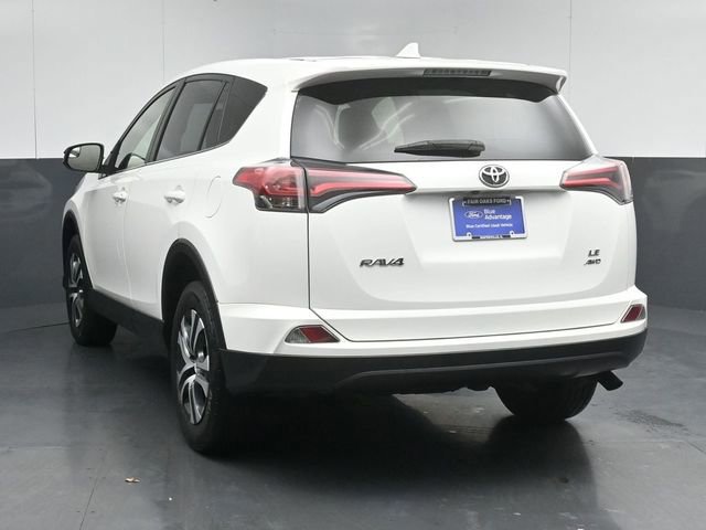 Used 2018 Toyota RAV4 LE w/ All Weather Liner Package AWD/4WD image 9