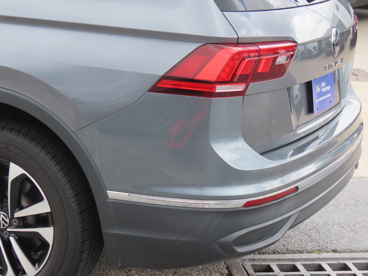 Used 2022 Volkswagen Tiguan S FWD image 13