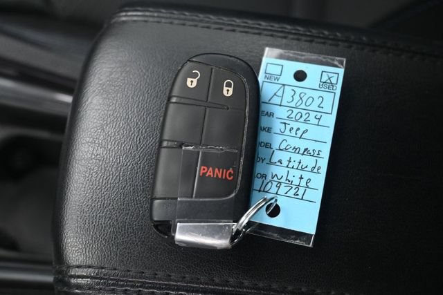 Used 2024 Jeep Compass Latitude AWD/4WD image 15