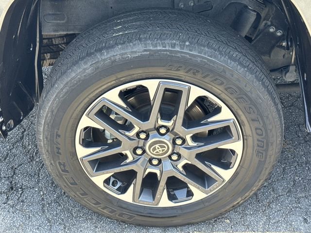 Used 2022 Toyota Tundra Limited AWD/4WD image 17