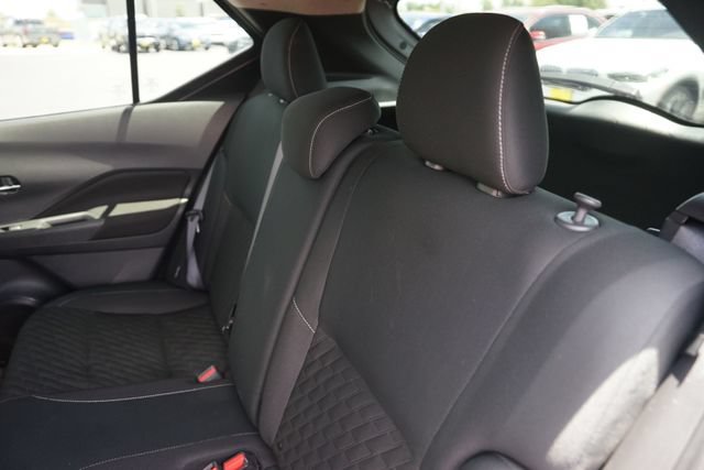Used 2021 Nissan Kicks SV FWD image 13