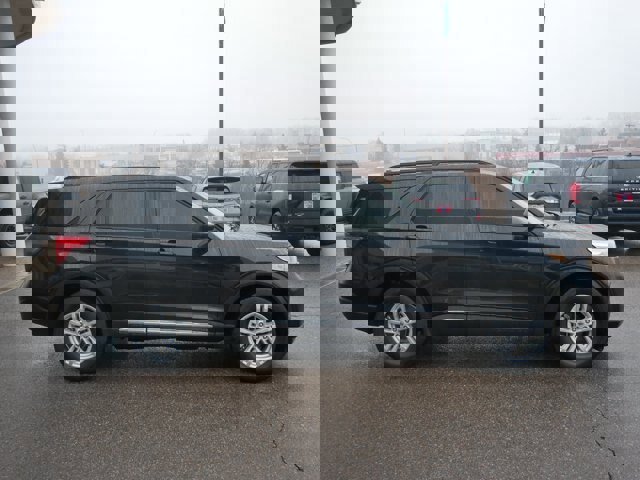 Certified 2024 Ford Explorer XLT w/ Equipment Group 202A image 2