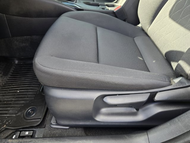 Used 2025 Toyota Corolla LE image 20