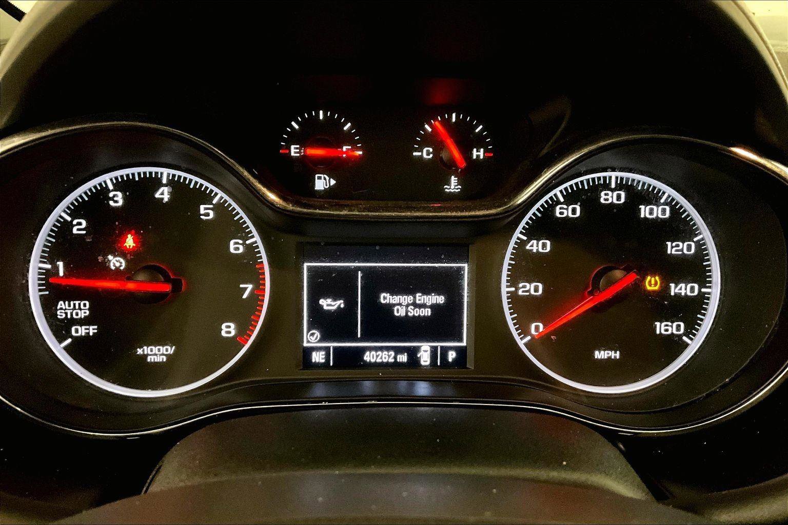 Used 2019 Chevrolet Cruze Premier w/ Sun And Sound Package image 19