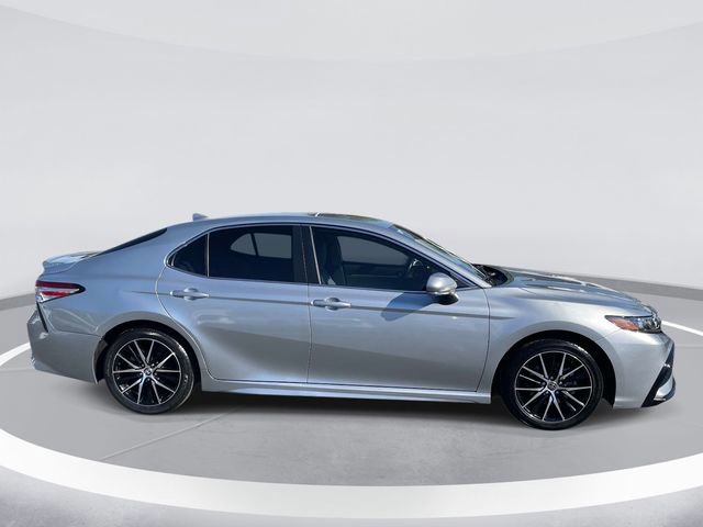 Used 2023 Toyota Camry SE FWD image 2