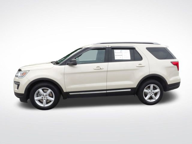 Certified 2018 Ford Explorer XLT FWD image 4