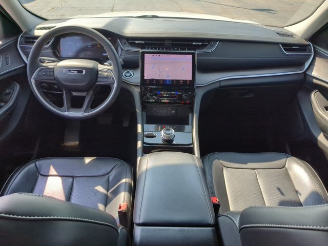 Used 2023 Jeep Grand Cherokee Limited w/ Luxury Tech Group II AWD/4WD image 31