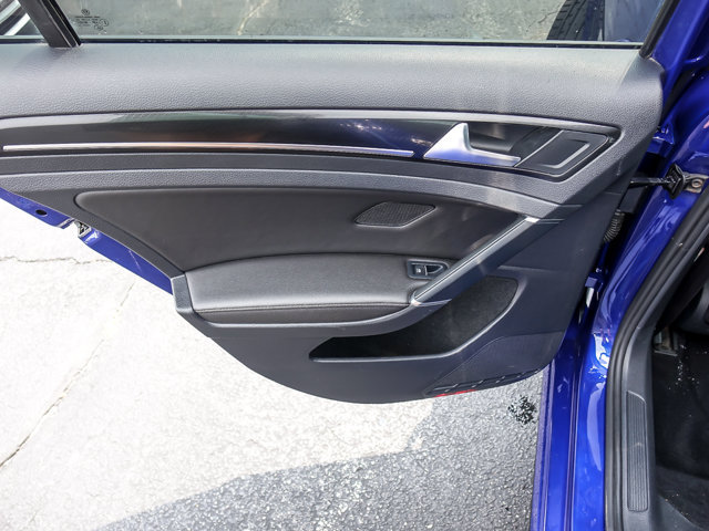 Used 2018 Volkswagen Golf R 4-Door AWD/4WD image 19