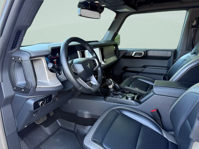 Certified 2025 Ford Bronco Outer Banks w/ Sasquatch Package AWD/4WD image 4