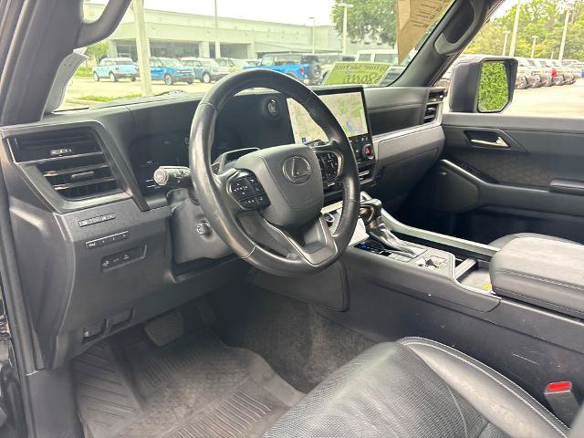 Used 2024 Lexus GX 550 w/ Accessory Package (Z1) AWD/4WD image 6