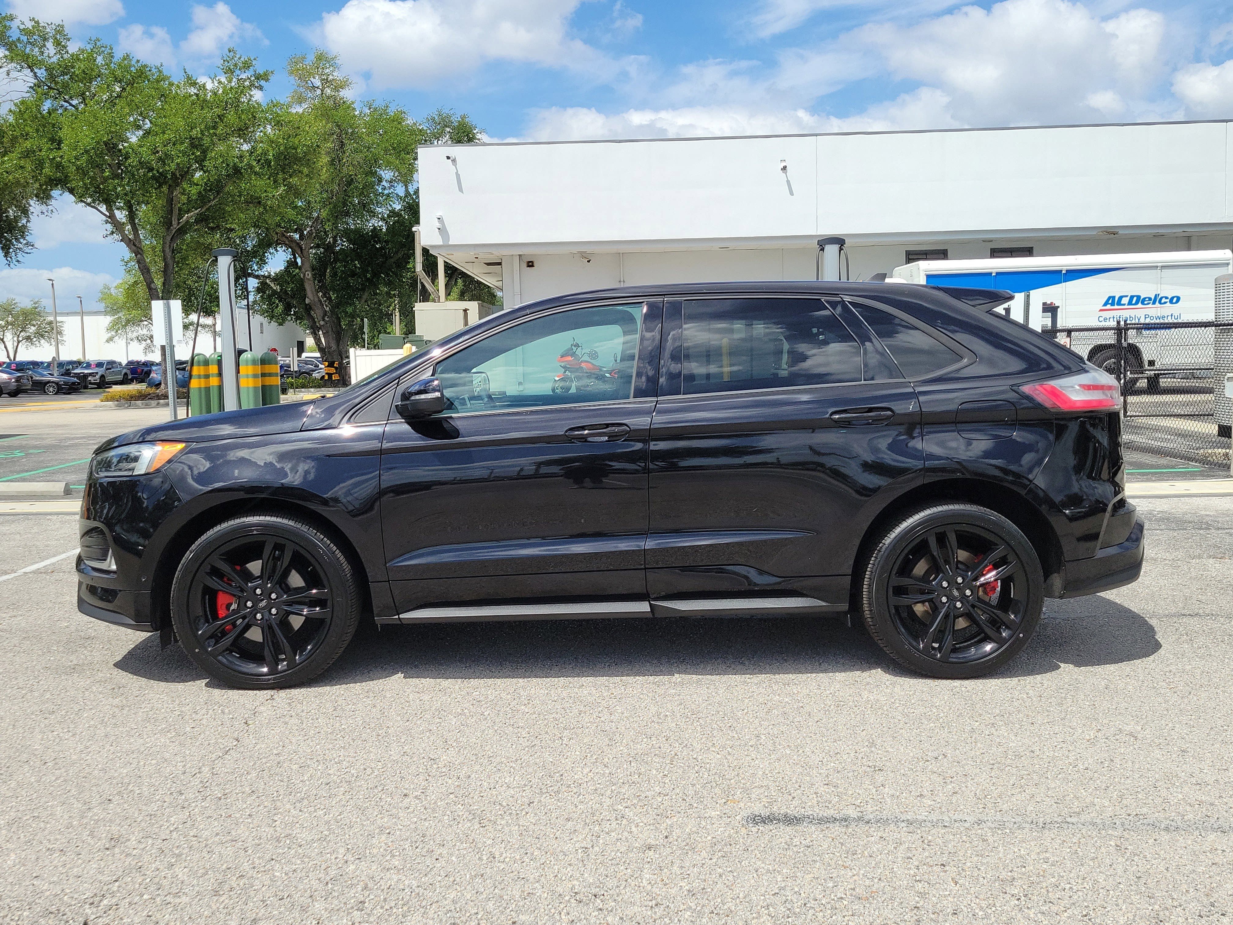 Certified 2022 Ford Edge ST w/ Equipment Group 401A AWD/4WD image 6