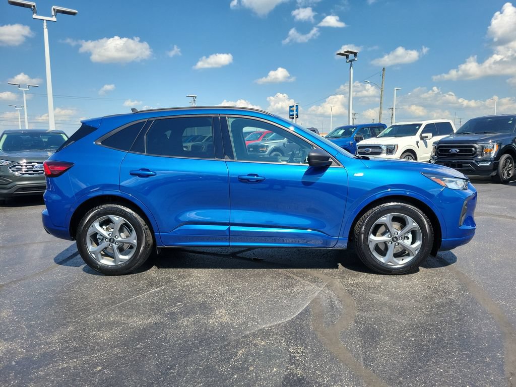 Certified 2023 Ford Escape ST-Line w/ Tech Pack #1 FWD image 3