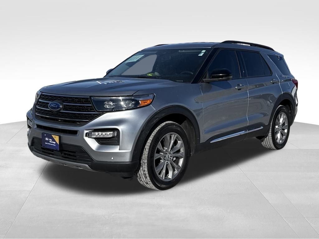 Certified 2023 Ford Explorer XLT w/ Equipment Group 202A image 5