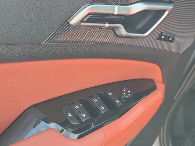 Used 2025 Kia Sportage SX image 22