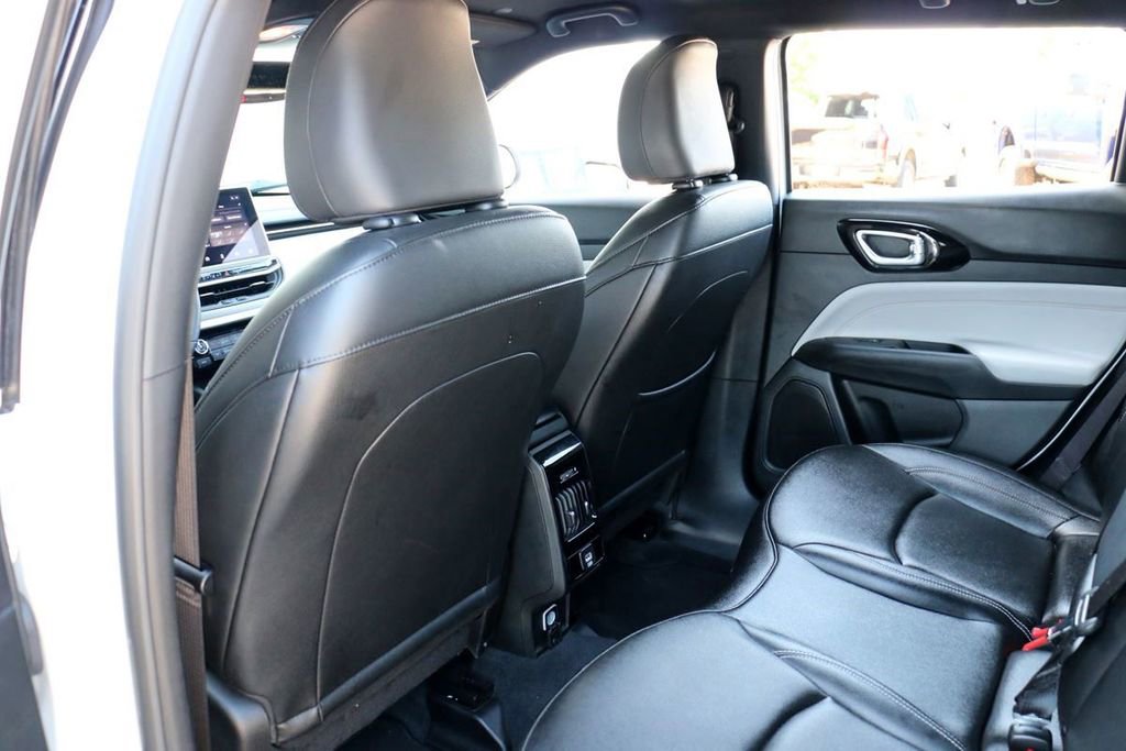 Used 2025 Jeep Compass Limited AWD/4WD image 22