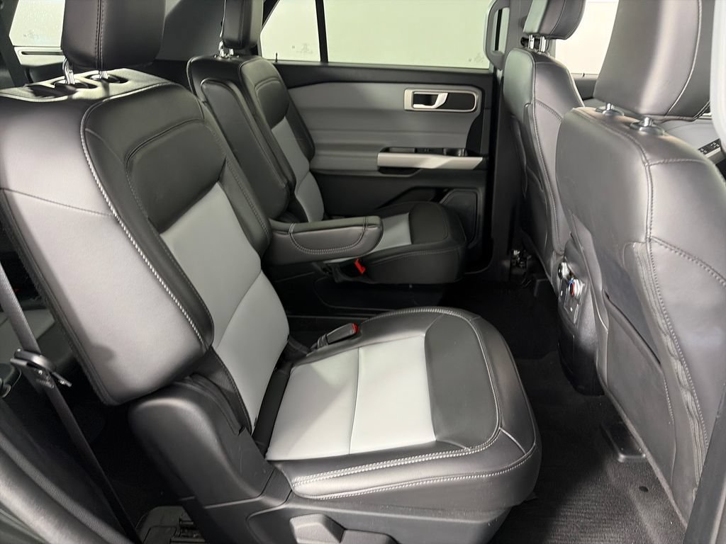 Certified 2024 Ford Explorer XLT w/ Equipment Group 202A AWD/4WD image 29