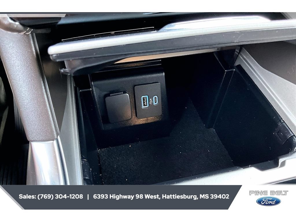 Certified 2022 Ford Explorer Platinum w/ Equipment Group 601A AWD/4WD image 24